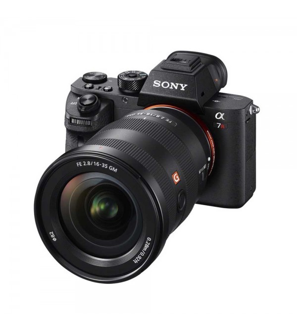 16 35 sony lens